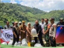 Kadis PUPR, Maya Novefry Tebar Ribuan Benih Ikan, Jalan Lempur Jangkat